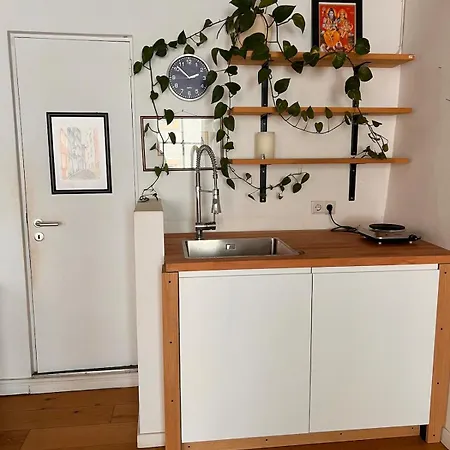 Peaceful Oasis In Center Apartment